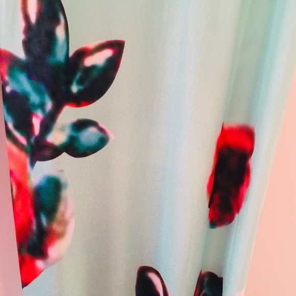 Stretchy Patterned Mint Leggings - Picture 2 of 3